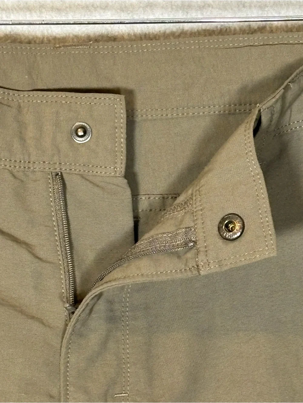 The North Face lightweight Nylon Technical Hiking Shorts-Olive Green-Men Size 34